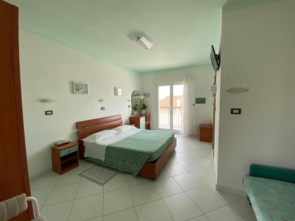 Hotel Capri Bellaria-Igea Marina Dış mekan fotoğraf